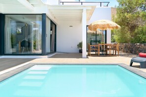 Pool - Casa Sur, Sea Views from Conil Lanzarote with heated pool (Conil)