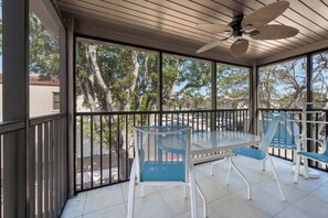 Outdoor dining - Tropical Garden View 2 bed, 2 bath at Sanibel Moorings #1032 (Sanibel)