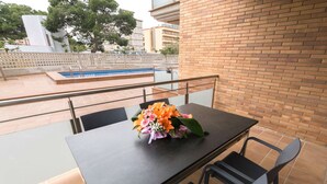 屋外ダイニングエリア