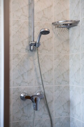 Shower, towels