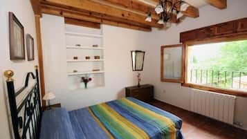 6 bedrooms, bed sheets