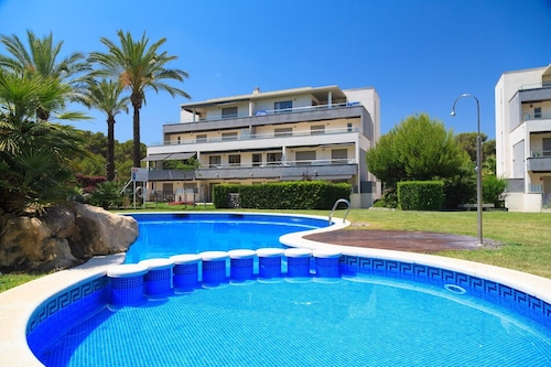 Apartment in a Luxury Family Complex · UHC SALOU VILLA 316