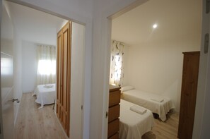 2 bedrooms, iron/ironing board, free WiFi, bed sheets