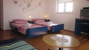 Iron/ironing board, free WiFi, bed sheets - Apartment in Hvar town with Seaview, Terrace, Air condition, WIFI (3666-4) (Hvar)