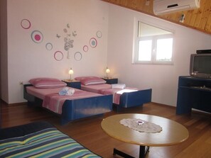 Iron/ironing board, free WiFi, bed sheets - Apartment in Hvar town with Seaview, Terrace, Air condition, WIFI (3666-4) (Hvar)