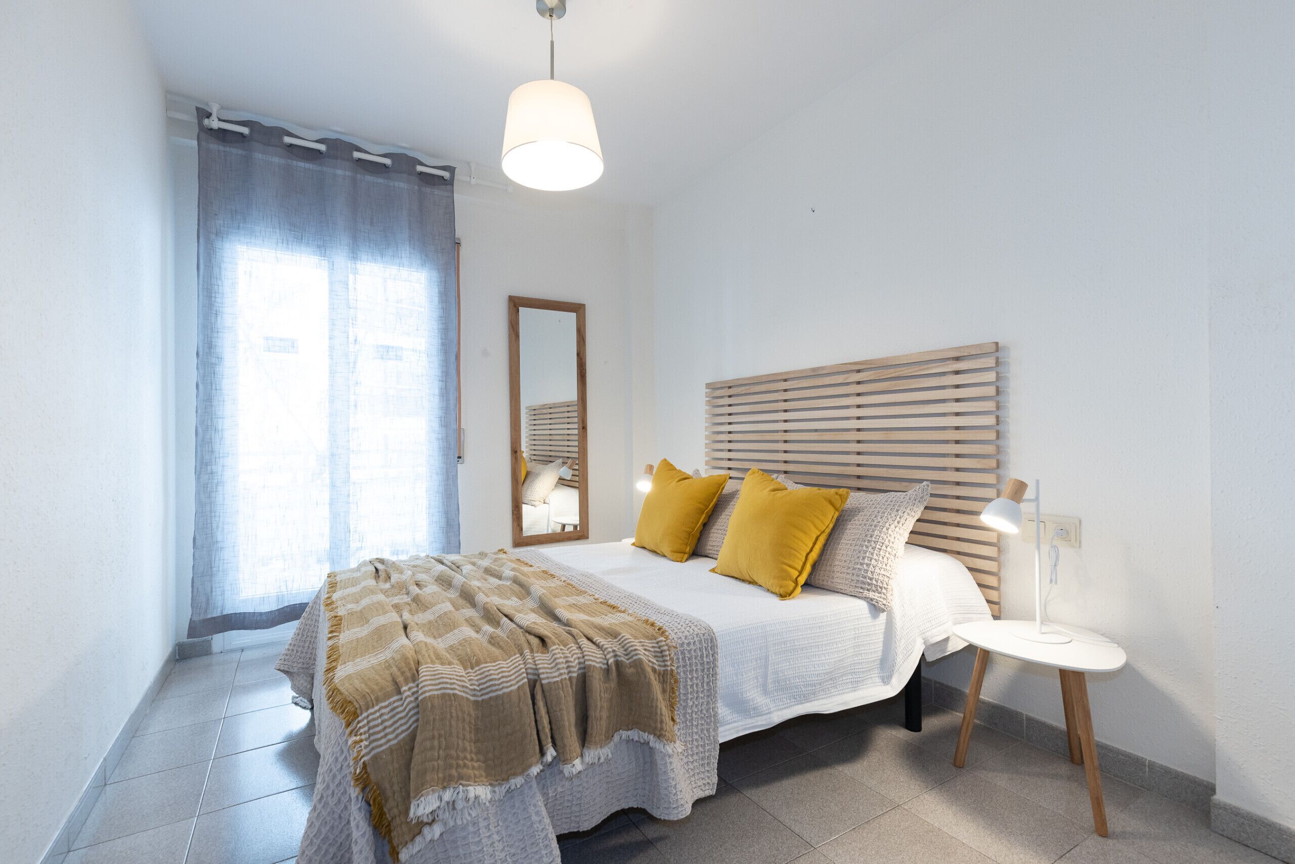 1 dormitorio, tabla de planchar con plancha, wifi gratis y ropa de cama