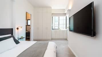 2 bedrooms, iron/ironing board