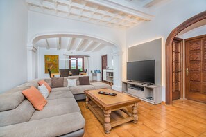 TV, DVD player