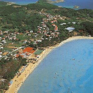 Una playa cerca