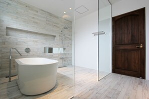 Private Vacation Home | Bathroom - The Stella Hamahiga (Uruma)