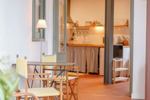 Dining - Apartments Tamariu #1 –Quiet charming Escape (Tamariu)