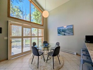 Dining - Pet friendly, Private, Sauna, Free Shuttle (Keystone)