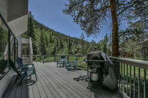 Terrace/patio - Pet friendly, Private, Sauna, Free Shuttle (Keystone)