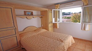 3 bedrooms, free WiFi - Apartment for 6 people - Air conditioning - WiFi - Swimming pool residence - Sainte Maxime -... (STE MAXIME)