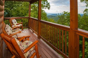 Property grounds - Lifes A Bear: Spectacular View, S/Secluded, Games, Fire Pit, Hot Tub, Wifi (Gatlinburg)