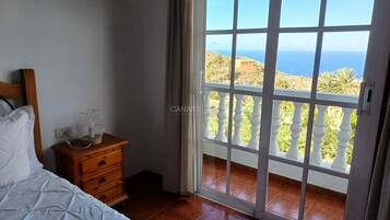 3 dormitorios, tabla de planchar con plancha, Internet y ropa de cama