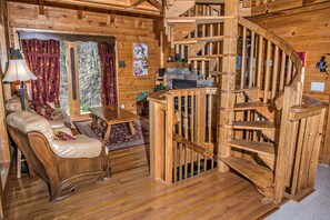 Interior - Abide With Me: Semi-Secluded, Mountain View, TOP Amenities, Game Room, close to all attractions! (Sevierville)