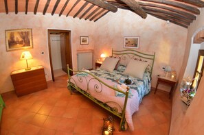 2 chambres, fer et planche à repasser, lit parapluie, Wi-Fi gratuit