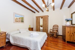7 habitaciones, tabla de planchar con plancha y wifi gratis 