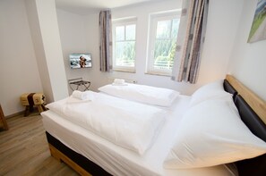 2 makuuhuonetta, silitysrauta/-lauta, ilmainen Wi-Fi, vuodevaatteet