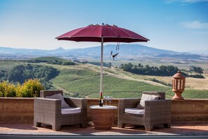 Terrace/patio - Wonderful Villa for 11 People with private pool (Peccioli)