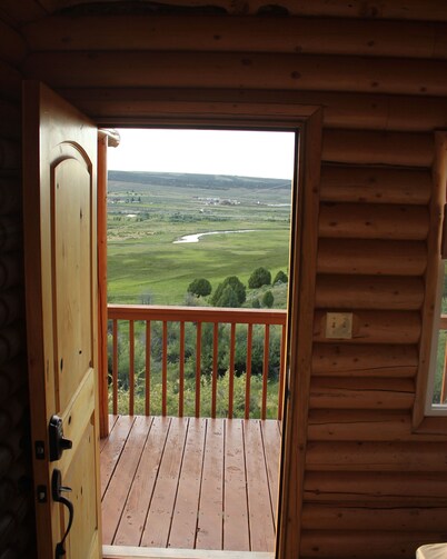 Wranglers Quarters RiverView Cabin - Sevier River Ranch - 1 King bed
