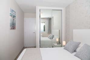 1 slaapkamer, een strijkplank/strijkijzer, wifi, beddengoed