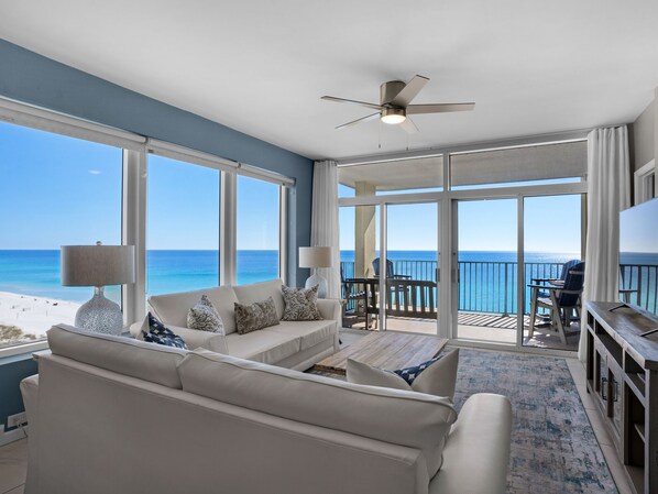 Interior - Directly on the Beach, Pool, Upscale Furnishings, Free Beach Chair Service (Destin)