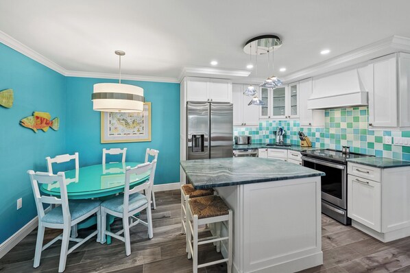 Fridge, microwave, oven, stovetop - Newly Renovated Dockside 2 bed, 2 bath at Sanibel Moorings #1621 (Sanibel)