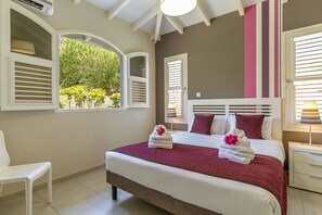 4 bedrooms, in-room safe, iron/ironing board, free WiFi - Royal Palm - dream villa with sea and countryside views (Le Vauclin)