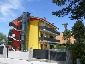 Esterni