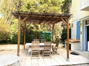 Outdoor dining - Villa Marjolette (Cannes)