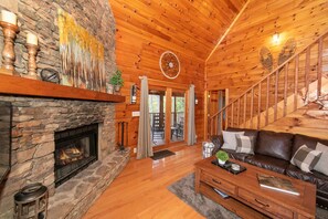 Televisión, chimenea, reproductor de DVD y tenis de mesa 