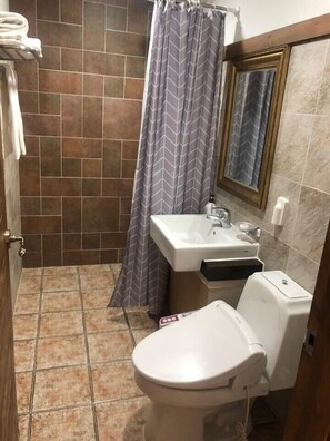 Deluxe Room | Bathroom - Springdale (Seogwipo)