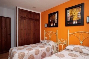 3 dormitorios, tabla de planchar con plancha, wifi y ropa de cama