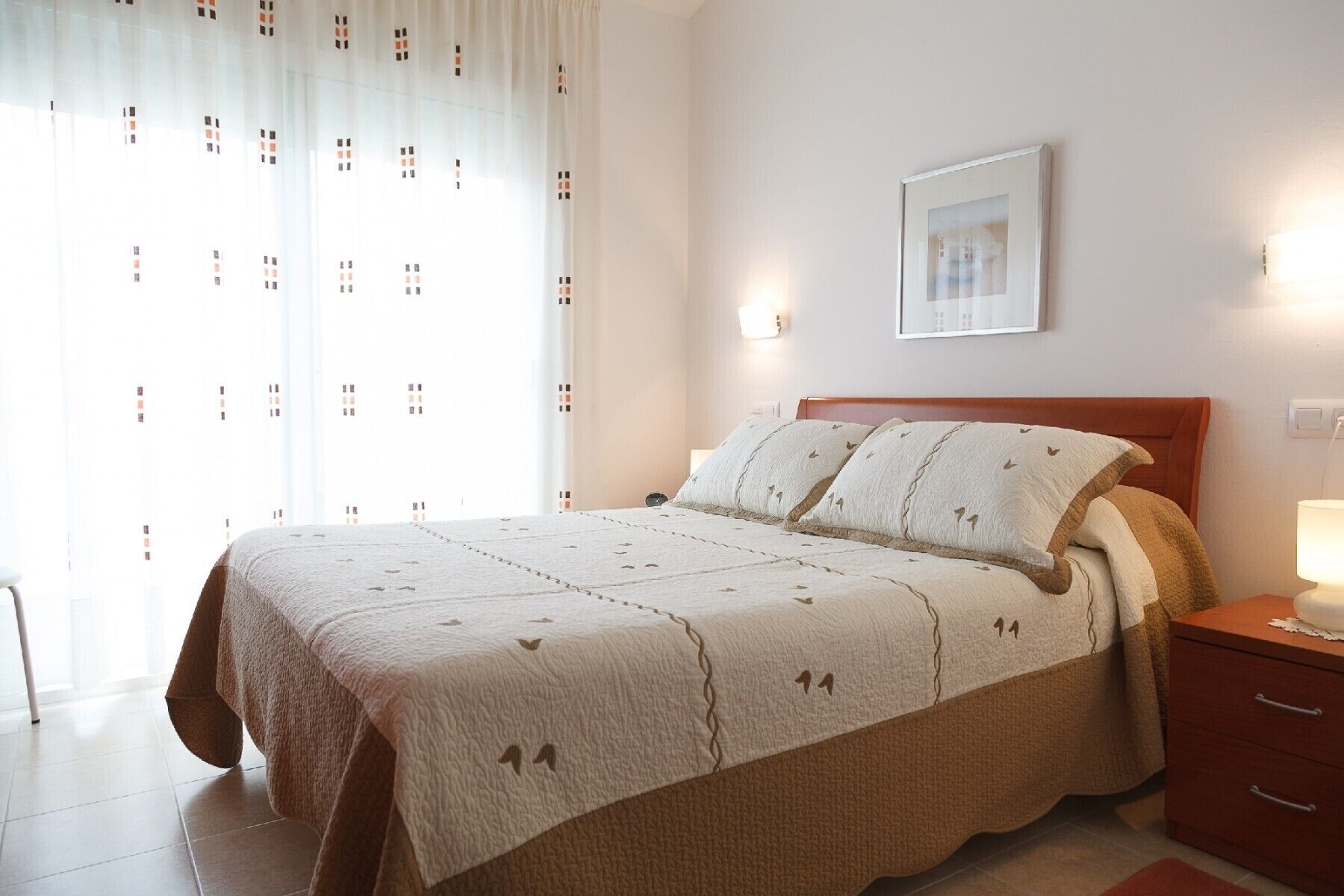 2 slaapkamers, een strijkplank/strijkijzer, beddengoed