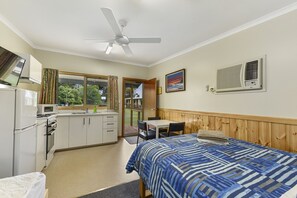Park Ensuite Cabin | Tempur-Pedic-Betten, individuell dekoriert, individuell eingerichtet