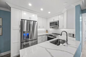 Unclassified image, 5 of 12, button