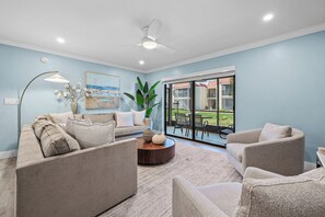 Unclassified image, 2 of 12, button