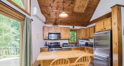 Cottage in the Woods, close to everything in Stowe