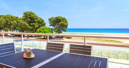 Beachfront apartment perfect for families · UHC ARCO DEL SOL 277