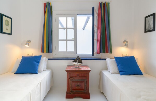 3 bedrooms, in-room safe, iron/ironing board, free WiFi