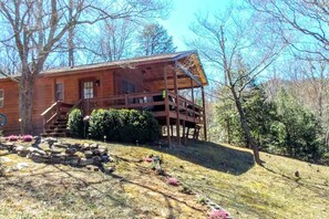 Exterior - Mountain View Cabin Hot Tub,Wifi,Casino (Whittier)