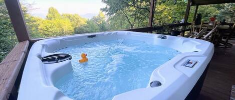 Outdoor spa tub