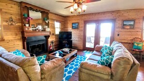 TV, fireplace - Mountain View Cabin Hot Tub,Wifi,Casino (Whittier)