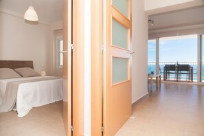 3 slaapkamers, een strijkplank/strijkijzer, beddengoed