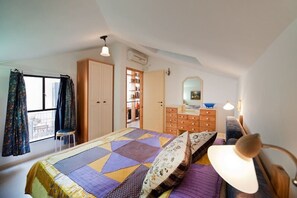 2 bedrooms, iron/ironing board