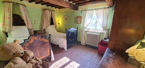 4 bedrooms, travel cot, free WiFi