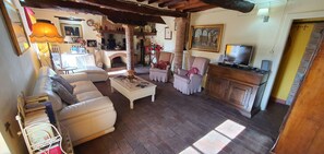 Télévision, cheminée