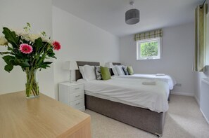 4 Schlafzimmer, Bügeleisen/Bügelbrett, kostenloses WLAN, Bettwäsche